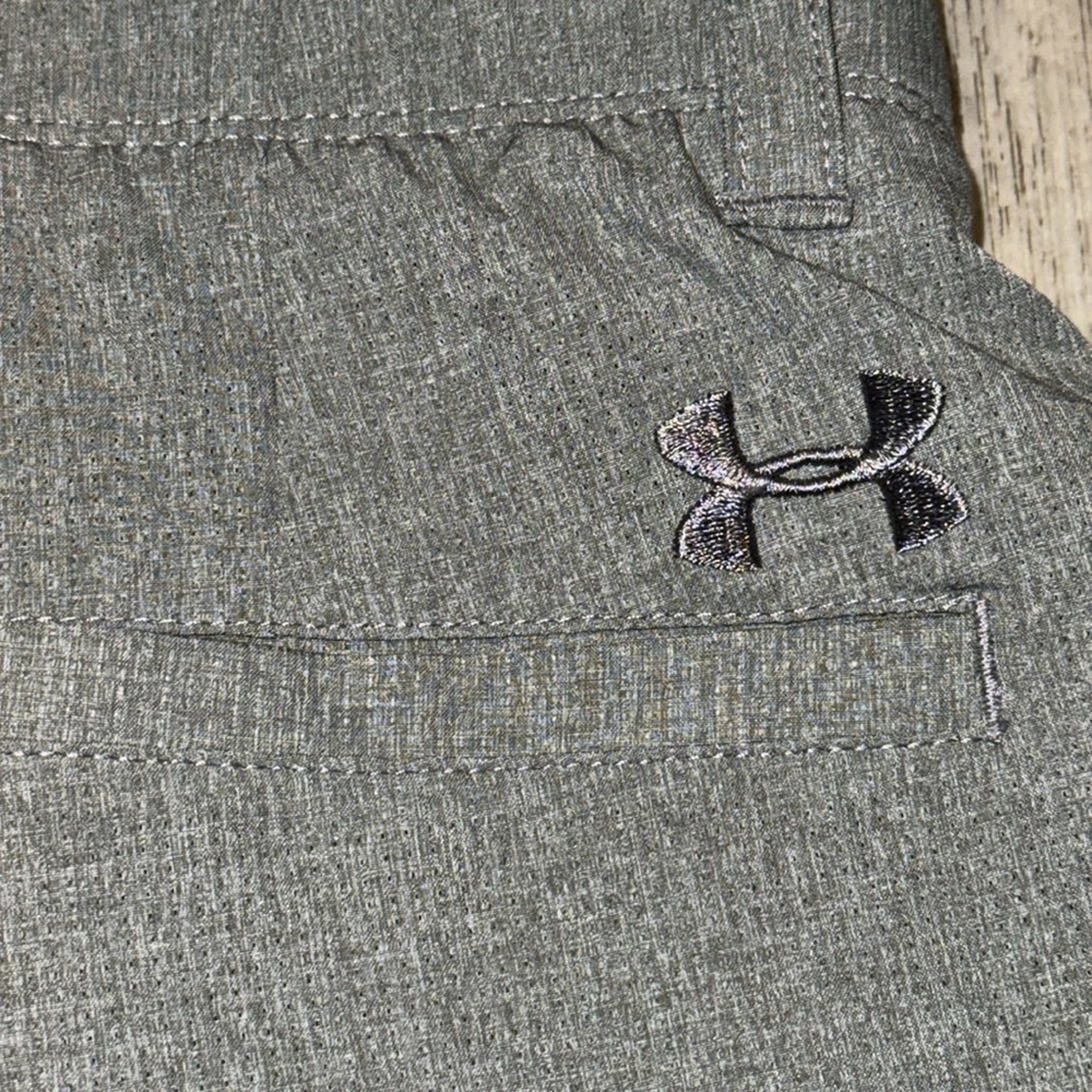 Under Armour Gray Athletic Shorts with Elastic Waistband-size 34 - Picture 2 of 9